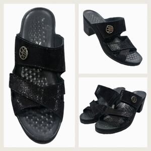 Vital Petra Mule Sandals EUC $220 Size 39  US 8.5  S2791